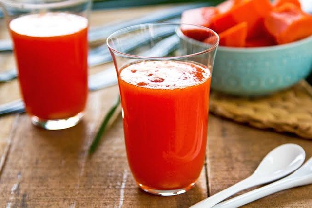 Bác sĩ cảnh báo: 3 kiểu uống nước ép tưởng healthy đang âm thầm hại gan, dạ dày và tim mạch trong mùa hè- Ảnh 1.