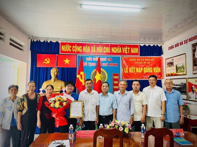 Tuổi trẻ Th&agrave;nh phố s&ocirc;i nổi hưởng ứng Ng&agrave;y Đo&agrave;n vi&ecirc;n đợt 2 năm 2026: Tiếp nối l&yacute; tưởng, lan tỏa kh&aacute;t vọng cống hiến - Ảnh 5.