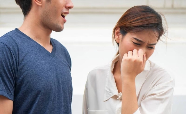 M&ugrave;a h&egrave; đổ mồ h&ocirc;i nhưng c&oacute; người "kh&ocirc;ng m&ugrave;i", c&oacute; người lại nặng m&ugrave;i? B&aacute;c sĩ cảnh b&aacute;o 6 m&ugrave;i cơ thể c&oacute; thể l&agrave; dấu hiệu bệnh nguy hiểm - Ảnh 1.