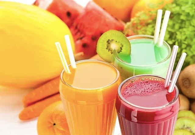 Bác sĩ cảnh báo: 3 kiểu uống nước ép tưởng healthy đang âm thầm hại gan, dạ dày và tim mạch trong mùa hè- Ảnh 3.