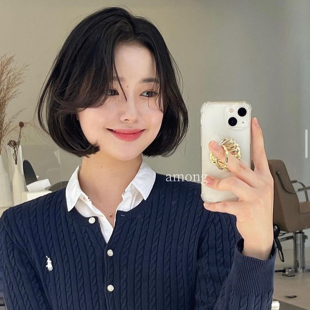 Giữa muôn vàn kiểu tóc ngắn, đây là 5 gợi ý thu gọn gương mặt hiệu quả nhất - Ảnh 1.