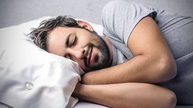 Nhịn &ldquo;y&ecirc;u" 7 ng&agrave;y sẽ tăng cường bản lĩnh đ&agrave;n &ocirc;ng? B&aacute;c sĩ n&oacute;i thẳng: Tốt hơn hết n&ecirc;n l&agrave;m 3 điều n&agrave;y - Ảnh 1.