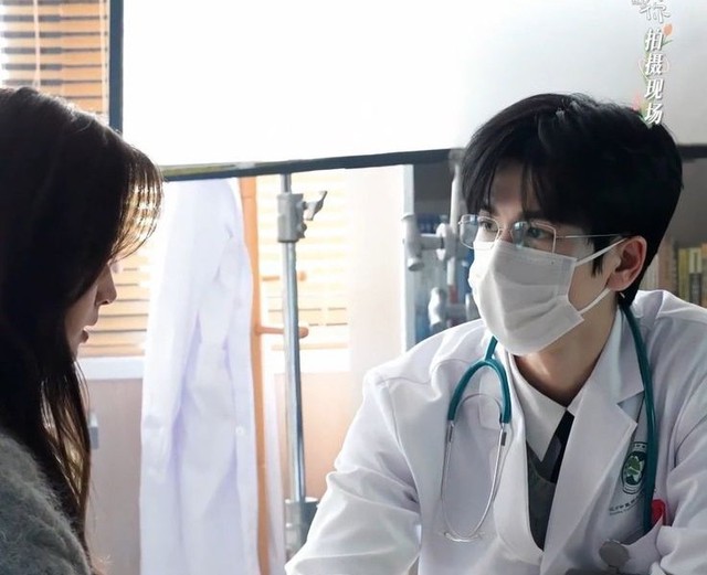 Người phụ nữ 32 tuổi chảy máu vùng kín suốt 3 năm, vừa đến bệnh viện mọi người vội bịt mũi vì 1 thứ - Ảnh 4.