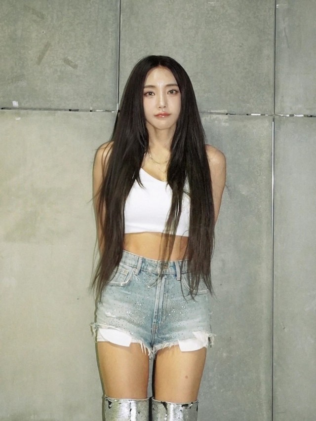 Nữ thần Kpop lu&ocirc;n tự nhận l&agrave; "hot girl", 46 tuổi body n&eacute;t căng kh&ocirc;ng ch&ecirc; nổi- Ảnh 5.