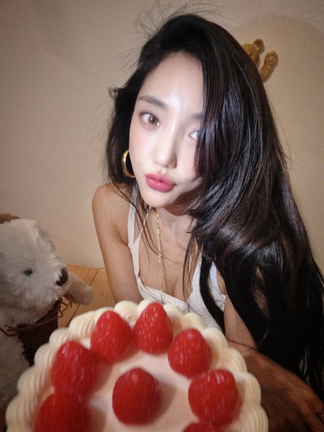 Nữ thần Kpop lu&ocirc;n tự nhận l&agrave; "hot girl", 46 tuổi body n&eacute;t căng kh&ocirc;ng ch&ecirc; nổi- Ảnh 2.