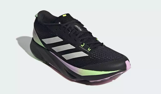 New Balance, Puma, adidas có deal giảm tới 60%: Gợi ý những món đáng xuống tiền từ giày, quần áo đến phụ kiện- Ảnh 6.