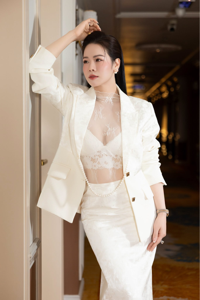 Nữ ca sĩ quê Thanh Hóa giàu "nứt đố đổ vách" nhờ bán cà phê, hit chưa chắc thuộc nhưng nhắc tên ai cũng biết- Ảnh 11.