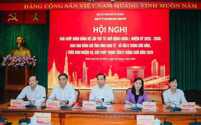 Đảng bộ Ủy ban nhân dân Thành phố Hồ Chí Minh tổ chức Hội nghị Ban Chấp hành lần thứ tư: Quyết tâm tăng trưởng hai con số, tạo động lực mới cho phát triển - Ảnh 1.