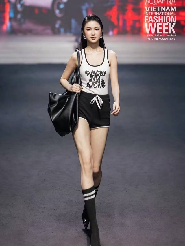 N&agrave;ng Mơ được so s&aacute;nh với Lisa- Ảnh 7.