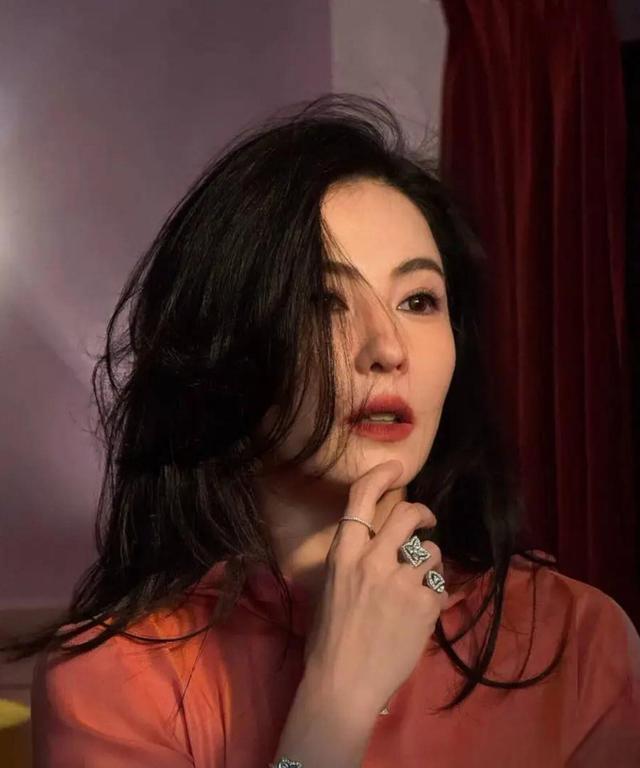 Những vất vả của Trương Bá Chi khi kết hôn với Tạ Đình Phong: Sảy thai nhiều lần, gánh áp lực gia đình trong cô độc- Ảnh 1.