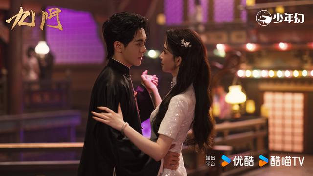Phim vừa lên sóng đã lập kỷ lục nhưng càng xem càng nản, dàn diễn viên "gánh còng lưng"- Ảnh 3.
