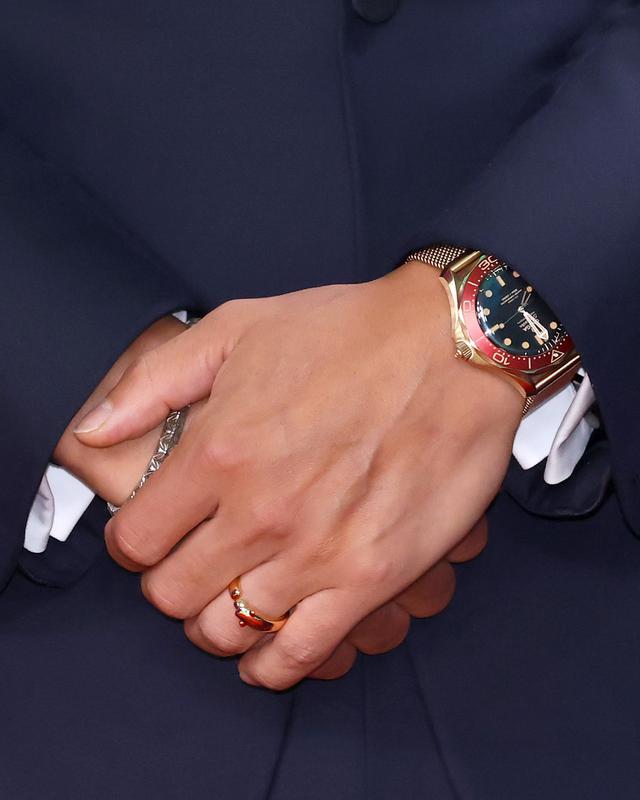 Nhẫn cưới của Hyun Bin lần đầu lộ diện rõ như ban ngày sau 4 năm kết hôn- Ảnh 3.