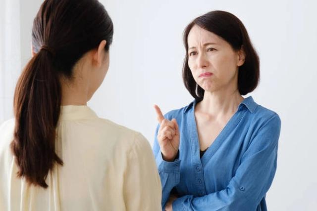 Dạy con học, người mẹ 35 tuổi phải nhập viện v&igrave; đột quỵ- Ảnh 2.