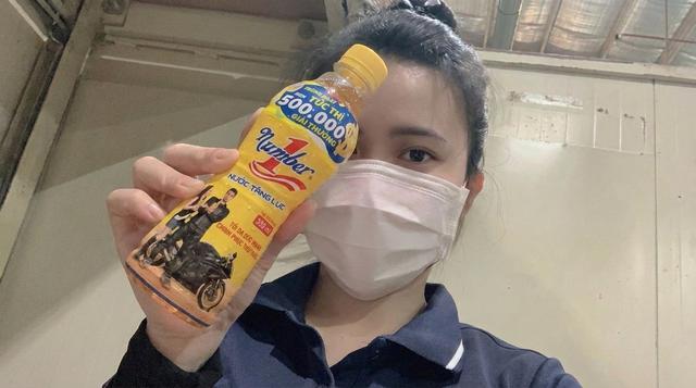 Kỹ sư trẻ bất ngờ tr&uacute;ng 100 triệu đồng sau một lần x&eacute; nh&atilde;n Number 1 - Ảnh 2.