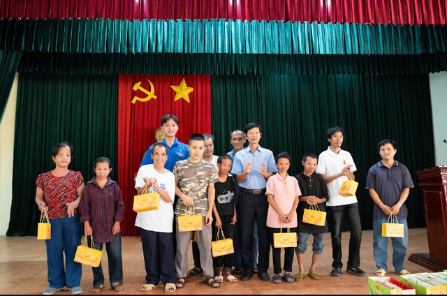 &ldquo;Nghĩa t&igrave;nh da cam&rdquo; &ndash; Khi những người trẻ chọn c&aacute;ch tri &acirc;n bằng h&agrave;nh động - Ảnh 13.
