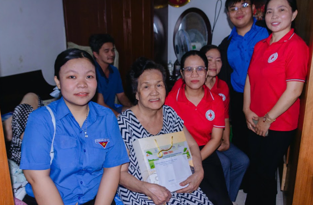 &ldquo;Nghĩa t&igrave;nh da cam&rdquo; &ndash; Khi những người trẻ chọn c&aacute;ch tri &acirc;n bằng h&agrave;nh động - Ảnh 7.