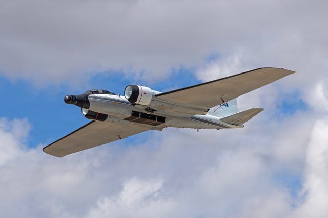 NASA c&ocirc;ng bố khoảnh khắc nhật thực to&agrave;n phần tuyệt đẹp từ độ cao 15.240 m&eacute;t: Đ&acirc;y ch&iacute;nh l&agrave; sự tr&ugrave;ng hợp kỳ diệu của vũ trụ - Ảnh 2.
