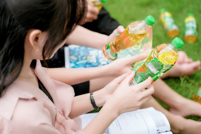 Từ một chai nước đến cơ hội tr&uacute;ng 100 triệu: H&agrave;nh tr&igrave;nh của một m&atilde; dự thưởng - Ảnh 1.
