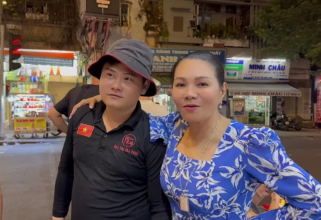 Nữ NSƯT từ Mỹ về: Phải mượn tiền để làm từ thiện ngay tại vỉa hè- Ảnh 1.