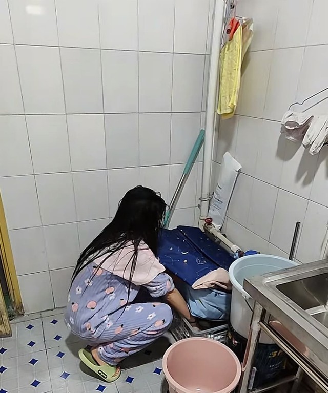 Nhân viên bán hàng SN 2006 thuê nhà vệ sinh 190.000 để tiết kiệm, giờ thế nào?- Ảnh 3.