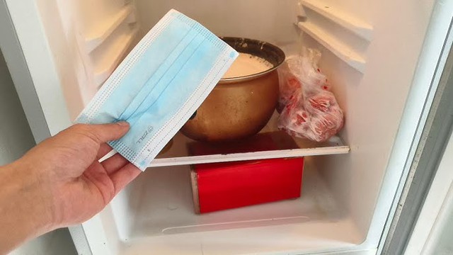 Lý do nên đặt một chiếc khẩu trang y tế vào tủ lạnh - Ảnh 1.