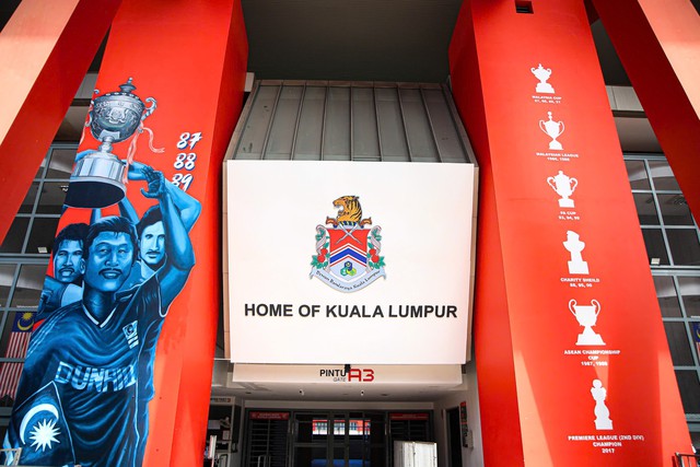 Cận cảnh "chảo lửa" Kuala Lumpur diễn ra trận ĐT Malaysia vs Việt Nam: Mặt cỏ lá gừng khiến Xuân Son còn ngao ngán- Ảnh 10.