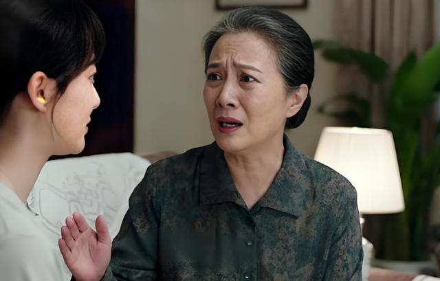 Ly hôn 2 tháng, bố chồng cũ đột ngột qua đời, tôi muốn về chịu tang thì mẹ ruột lạnh lùng cấm: Lời nói của bà khiến tôi chết lặng- Ảnh 1.