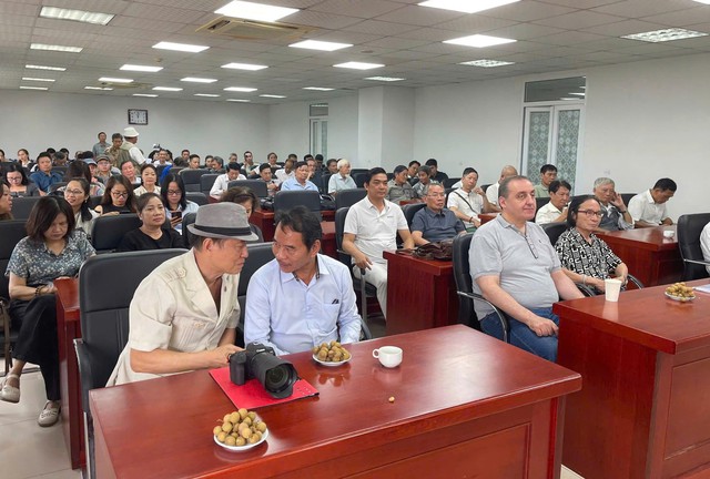 Câu lạc bộ Ảnh báo chí - Hội Nhà báo Việt Nam tổ chức sinh hoạt nghiệp vụ và phát động cuộc thi triển lãm ảnh - Ảnh 2.