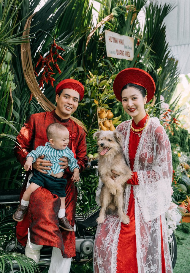 Mỹ nh&acirc;n qu&ecirc; miền T&acirc;y cưới ca sĩ hơn 17 tuổi: Được chồng giao giữ hết tiền, sống trong biệt thự 20 tỷ đồng - Ảnh 6.