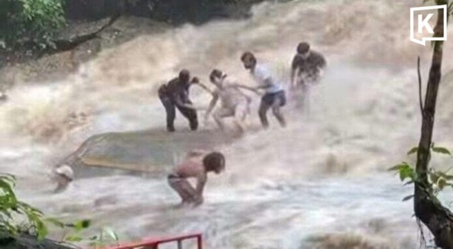 Lũ quét đột ngột ở Chiang Mai, du khách bị cuốn trôi - Ảnh 1.