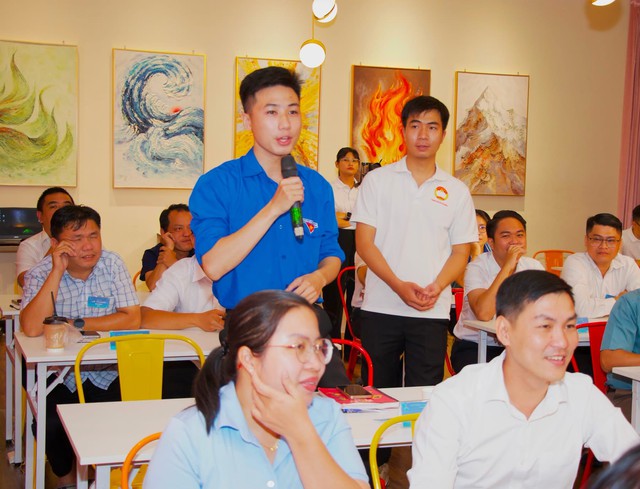 TP. Hồ Ch&iacute; Minh: Tập huấn kỹ năng số cho c&aacute;n bộ cơ sở, đưa chuyển đổi số đến từng khu d&acirc;n cư - Ảnh 3.