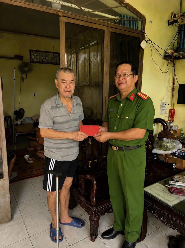 Nhiều hoạt động ý nghĩa nhân kỷ niệm ngày 19/8: Hội Cựu chiến binh và Cựu Công an nhân dân ôn lại truyền thống hào hùng của dân tộc - Ảnh 4.