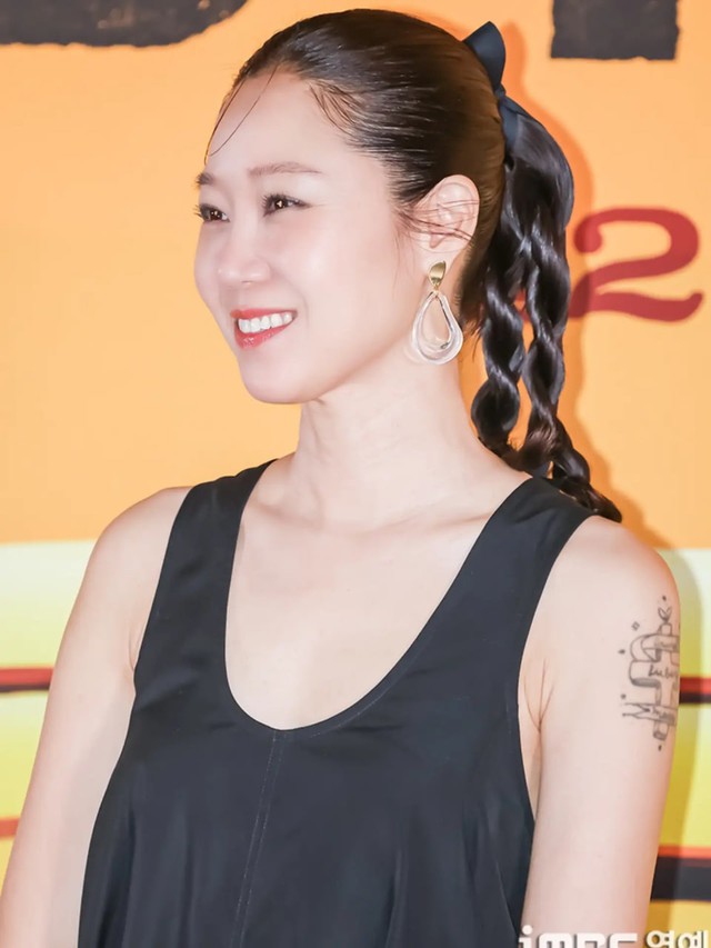 Bạn thân cao 1m72 của Son Ye Jin: Gần 30 năm trong showbiz chưa biết mặc xấu là gì- Ảnh 4.