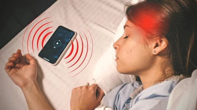 Lời khuyên cho tất cả những ai đặt điện thoại ngay giường ngủ mỗi tối - Ảnh 3.