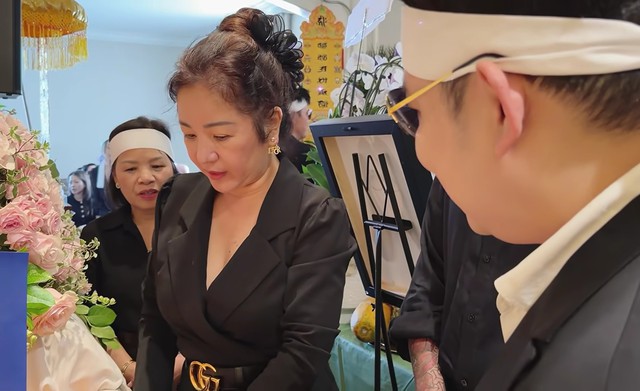 "Tôi cố gắng không khóc nhưng bây giờ không chịu được nữa"- Ảnh 1.