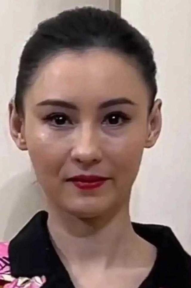 Khi dàn mỹ nhân Hoa ngữ rời xa photoshop: Nhan sắc thật khiến dân mạng bàn tán - Ảnh 2.
