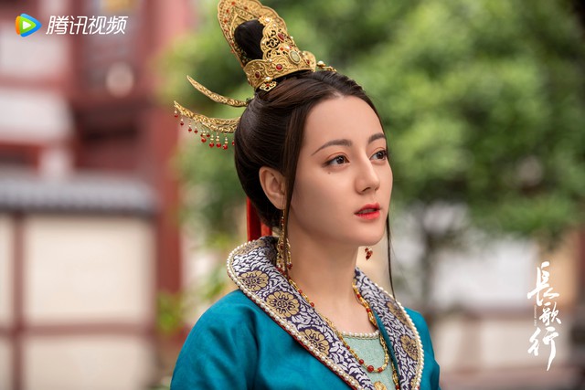 Loạt nữ ch&iacute;nh l&eacute;p vế trước nữ phụ: Địch Lệ Nhiệt Ba lấn &aacute;t đ&agrave;n chị nhưng lại thua Triệu Lộ Tư - Ảnh 3.