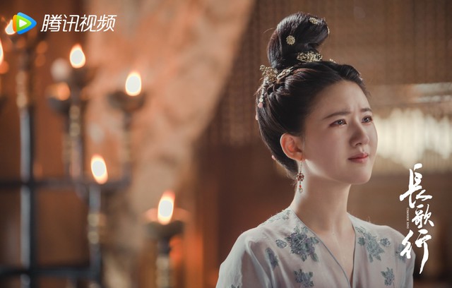 Loạt nữ ch&iacute;nh l&eacute;p vế trước nữ phụ: Địch Lệ Nhiệt Ba lấn &aacute;t đ&agrave;n chị nhưng lại thua Triệu Lộ Tư - Ảnh 4.