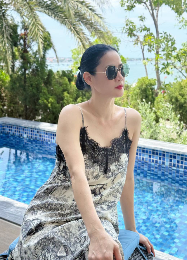 Mẹ đơn thân Vbiz sống trong biệt thự 4 tầng ở TP.HCM, U50 mà đứng cạnh Tăng Thanh Hà vẫn sáng bừng- Ảnh 8.
