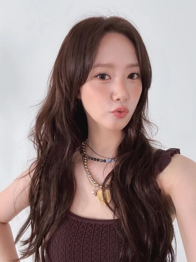 C&acirc;u hỏi 20 năm vẫn g&acirc;y tranh c&atilde;i - 2 nữ thần showbiz ai đẹp hơn?- Ảnh 4.