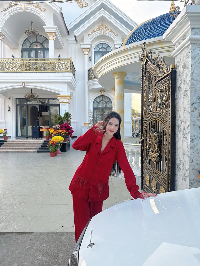 Mỹ nhân người miền Tây từ khó khăn thành Hoa hậu: Xây nhà 10 tỷ báo hiếu, chuyện yêu đương bí ẩn- Ảnh 4.