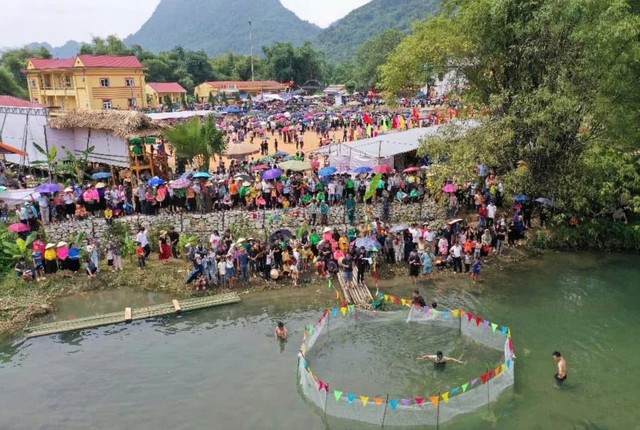 “Pái toòng nên duyên - Pay tái nghĩa tình” – một lễ hội văn hóa đặc sắc của người Tày, Nùng, Dao xã vùng cao Lâm Thượng - Ảnh 3.