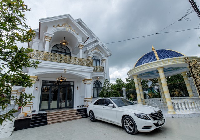 Mỹ nhân người miền Tây từ khó khăn thành Hoa hậu: Xây nhà 10 tỷ báo hiếu, chuyện yêu đương bí ẩn- Ảnh 5.