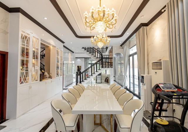 Mỹ nhân người miền Tây từ khó khăn thành Hoa hậu: Xây nhà 10 tỷ báo hiếu, chuyện yêu đương bí ẩn- Ảnh 7.