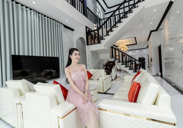 Mỹ nhân người miền Tây từ khó khăn thành Hoa hậu: Xây nhà 10 tỷ báo hiếu, chuyện yêu đương bí ẩn- Ảnh 6.