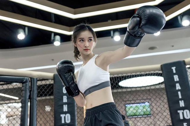 Jun Vũ được đề cử Top 100 Gương mặt đẹp nhất thế giới 2026, người ta lại quan tâm đến vòng eo 2 gang tay của cô và môn thể thao "khó nhằn" - Ảnh 5.