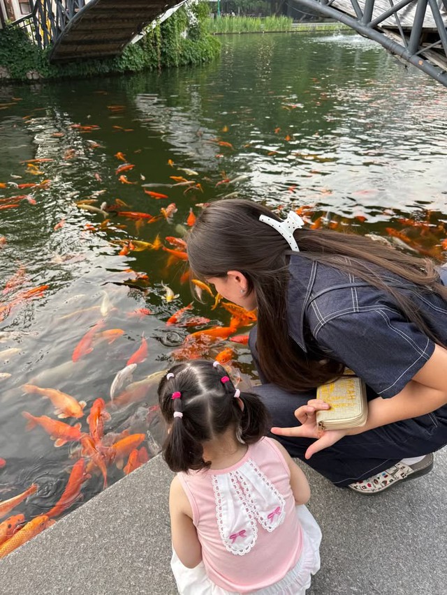 Bạn có nhận ra không? Những đứa trẻ lớn lên "xa cách mẹ" thực ra đã bộc lộ dấu hiệu từ sơm- Ảnh 2.
