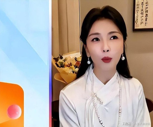 Tiền nhiều để làm gì? Nàng A Châu Lưu Đào ở tuổi 48 gửi một lời cảnh tỉnh đến phụ nữ sau 45: Đừng tiếp tục “cố chịu”- Ảnh 1.