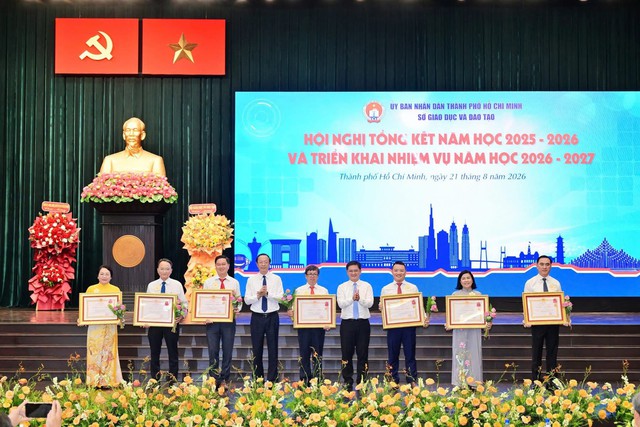Rạng rỡ truyền thống giáo dục Thành phố: Trường THPT Marie Curie với những dấu ấn vinh quang tại Hội nghị Tổng kết năm học 2025 – 2026 - Ảnh 1.