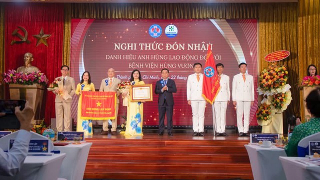 Bệnh viện H&ugrave;ng Vương: Một h&agrave;nh tr&igrave;nh phụng sự &ndash; một tập thể Anh h&ugrave;ng  - Ảnh 2.